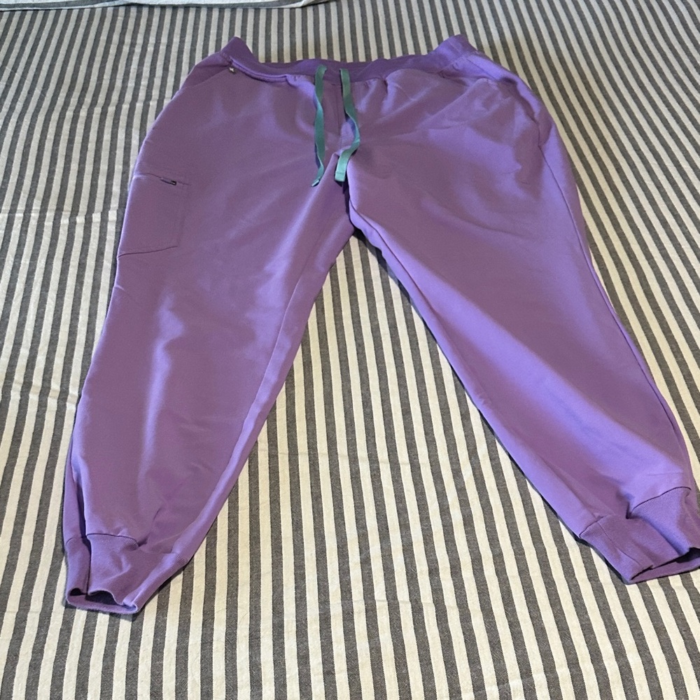 Purple women’s figs  Jogger scrub pants